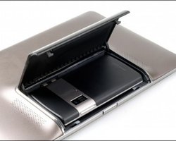 Asus презентует смартфон, спрятанный внутри планшета