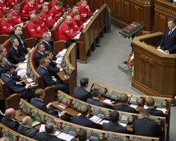 Глава представительства ЕС в Украине порицает практику лишения мандатов депутатов через суд