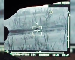 Танк ЗС РФ відкрив "дружній" вогонь: прикордонники відбили штурм під Бахмутом (відео)