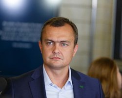 После скандала с отдыхом на Мальдивах: нардеп Аристов решил сложить мандат (фото)