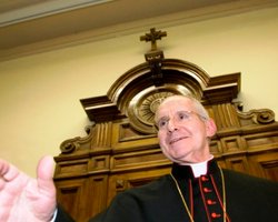 Имя нового Папы Римского сообщит кардинал из Франции