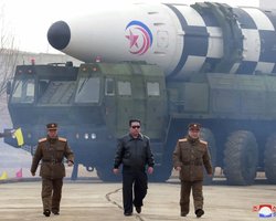 Тренировали ядерный удар: в КНДР объяснили, зачем запускали ракеты над Японией