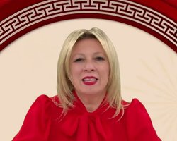 Захарова из российского МИД внезапно заговорила на китайском: в чем причина