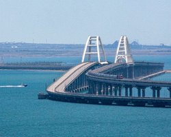 "Аварійна конструкція": після атак РФ не використовує Кримський міст для логістики, Малюк розкрив деталі операцій