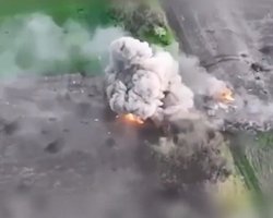 Целые колонны техники ВС РФ подорвались на минах 59 ОШБр под Покровском: подробности (видео)