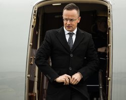 "Нет никакого шантажа": Сийярто ответил Бербок, почему Венгрия против членства Украины в ЕС