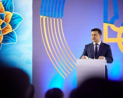 "Мы ставим задачу принять участие в саммите НАТО в 2022 году", – Зеленский (видео)