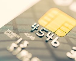 Чому з картки зникають гроші: пояснення про тарифи від ПриватБанку