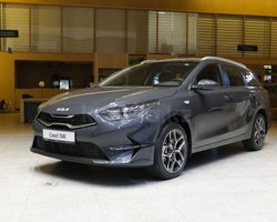 Без счетов на ремонт: эксперты назвали ТОП-3 самых надежных "авто для семьи" (фото)