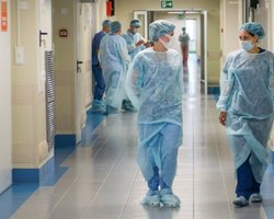 Статистика коронавируса на 23 февраля: 25062 новых случая COVID-19 и 3140 госпитализаций