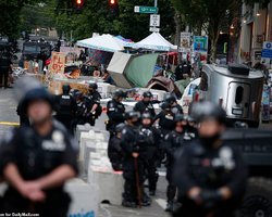 Конец "автономной зоны". Полиция Сиэтла очистила центр города от протестующих