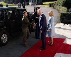 В сопровождении истребителя F-15 и самолета НАТО: СМИ выяснили, как Зеленский летел в США (фото)