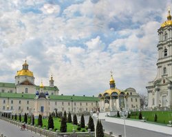 Вслед за Киево-Печерской лаврой: УПЦ МП могут выселить из Почаева