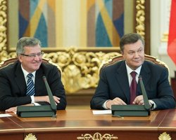 Янукович не смог выговорить слово "тоталитаризм"