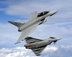 США согласились бомбить Ливию еще один день