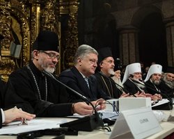 Томос уже ждет предстоятеля на Фанаре, - Порошенко