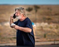 Убийство на съемках: в сети нашли "пророческий" пост Алека Болдуина (фото)