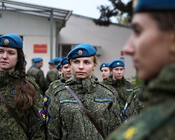 Під часткову мобілізацію підпадають жінки, — Міноборони РФ