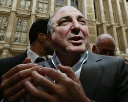 За несколько дней до смерти Березовский одалживал деньги на авиабилет - адвокат