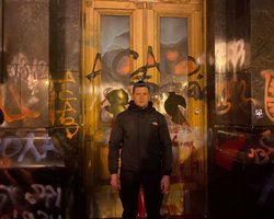 "Розбивати вікна не планували", — організатор мітингу під Офісом президента