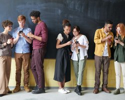 Зумери прагнуть "зелених вихідних": вчені погоджуються, а міленіали обурюються (фото)