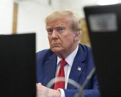 Відмова від НАТО та замороження фронту: WSJ публікує деталі "мирного плану" Трампа для України