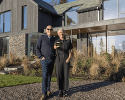 Ігнорувала чоловіка: жінка просто поставила чайник і стала мільйонеркою (фото)