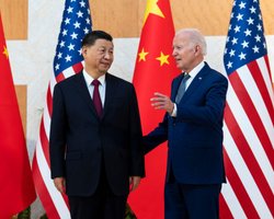 Если США не введут санкции против Китая, это откроет путь к победе РФ в войне, — WSJ