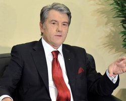 Ющенко потребовал не пиариться на секс-скандалах