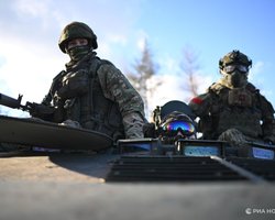 Демилитаризация продолжается: шторм в Крыму смыл защитные сооружения ВС РФ (видео)