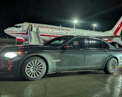 Грязный BMW для Навроцкого: в Польше разгорелся скандал после визита президента в Латвию