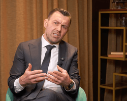 "Як тільки ви припините думати російською": військовий Оністрат розповів, коли закінчиться війна (відео)