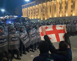 Грузины победили: парламент официально "провалил" принятие закона "об иноагентах"