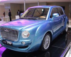 Geely показала седан, кроссовер и такси