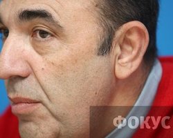 Рабинович открывает радио и обещает избирателям отбирать анекдоты