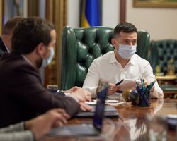 Зеленский встретился с руководителями телеканалов: в Украине нет угрозы независимым СМИ