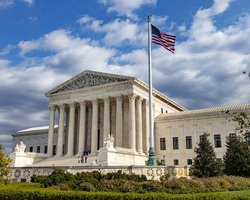 Техас и еще 17 штатов просят верховный суд США отменить результаты президентских выборов