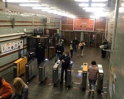 Первый день работы метро в Киеве: пассажиропоток сократился в 5 раз