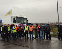 "Будут с нами стоять": украинские перевозчики готовят протест в ответ на действия поляков