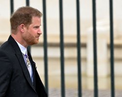 Принц Гарри пожалел бы, пропустив коронацию, — источник