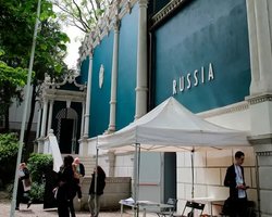 Скандал на бієнале у Венеції: організаторами є родички Лаврова і глави "Ростеха"
