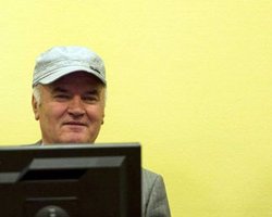 Младича выгнали из зала суда