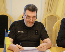 "Продовжив перезавантаження системи управління": Зеленський висловився з приводу звільнення Данілова з РНБО (відео)