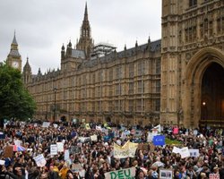 В Лондоне тысячи людей собрались на митинг против выхода из ЕС