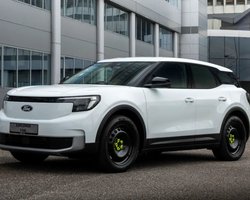 Ford випустив потужний електричний кросовер-фургон із запасом ходу 600 км (фото)