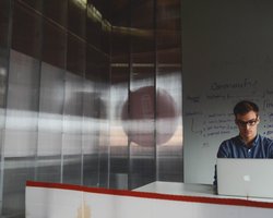 Срочно требуются. Какие профессии радикально изменятся благодаря 3G