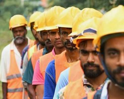 Кадровый голод в Украине: мигранты из Азии замещают уехавших молодых работников, — BBC