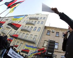 Коммунисты взялись за Институт национальной памяти 