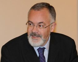 Табачник хочет оставить в 11-х классах лишь 8 предметов