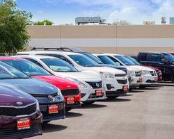 Импорт авто из США в Украину вырос вдвое: какие "битки" покупают чаще всего (фото)